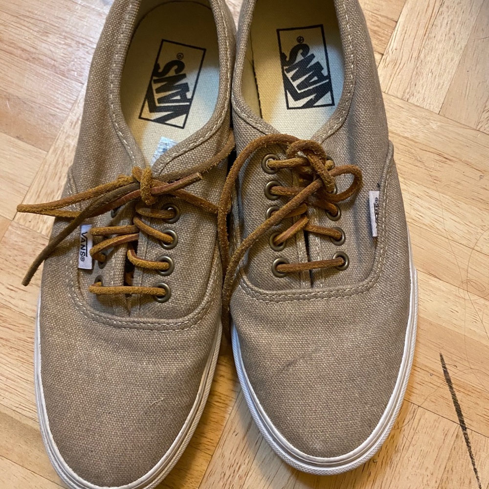 Nude vans
